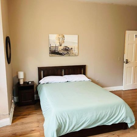 Nice Big Room Near Whole Foods, Brown University With Shared Bathroom And Kitchen Providence Ngoại thất bức ảnh