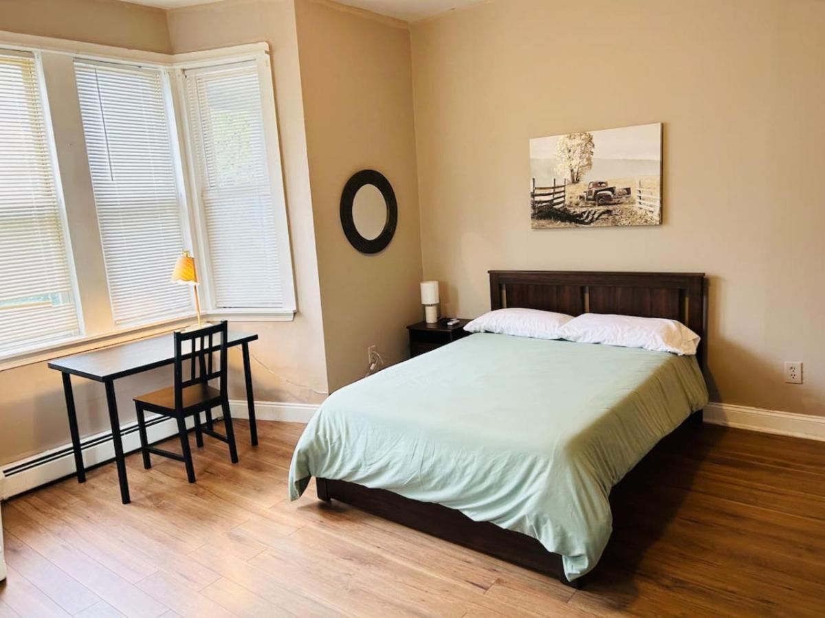 Nice Big Room Near Whole Foods, Brown University With Shared Bathroom And Kitchen Providence Ngoại thất bức ảnh